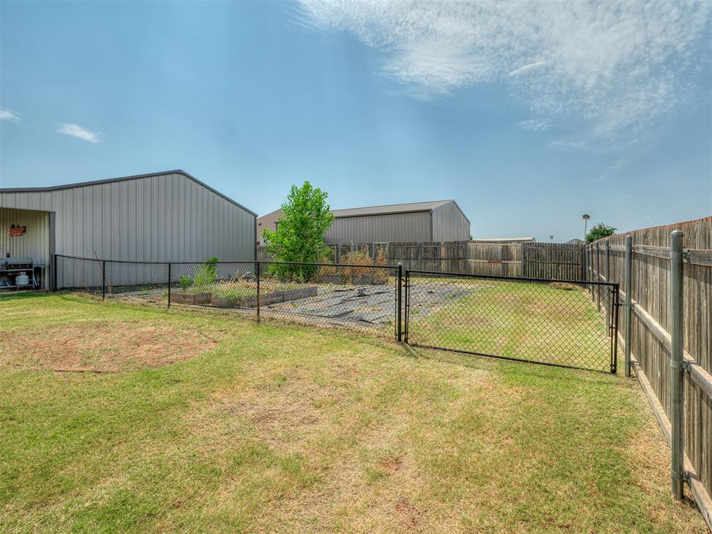 3833 Richards Way