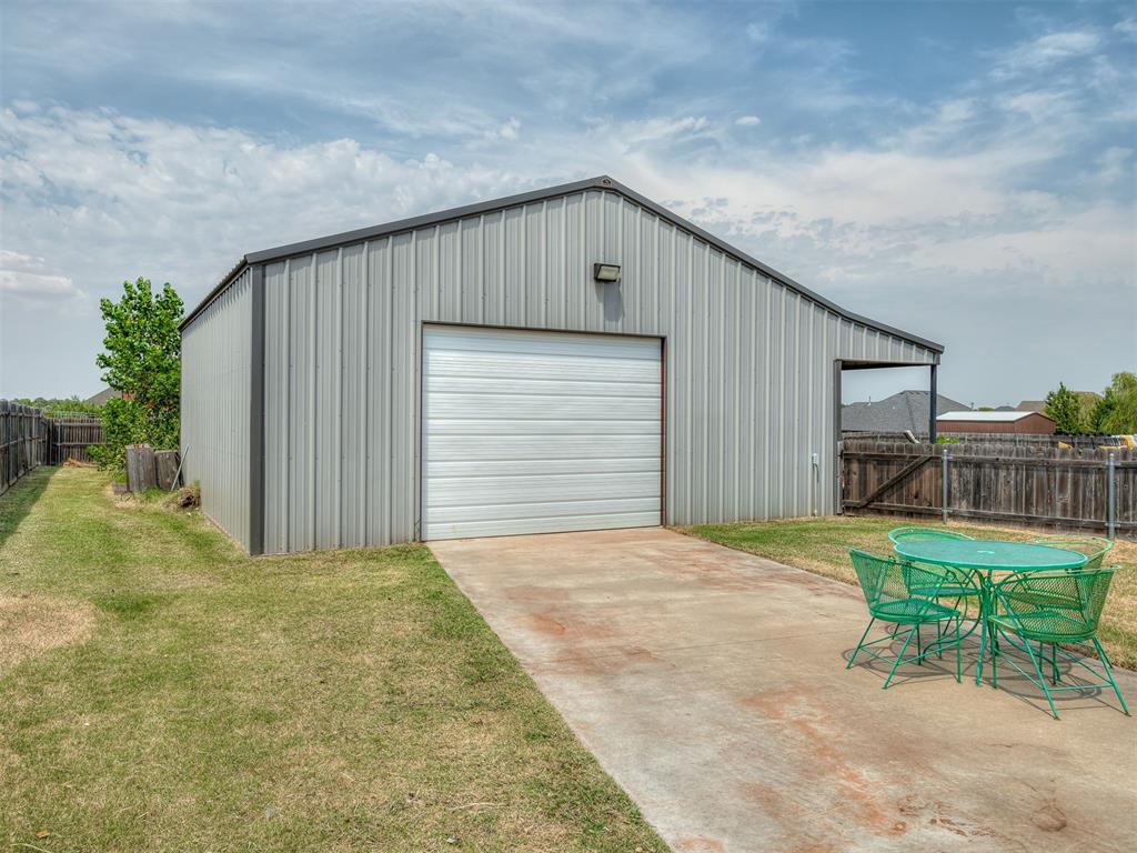 3833 Richards Way