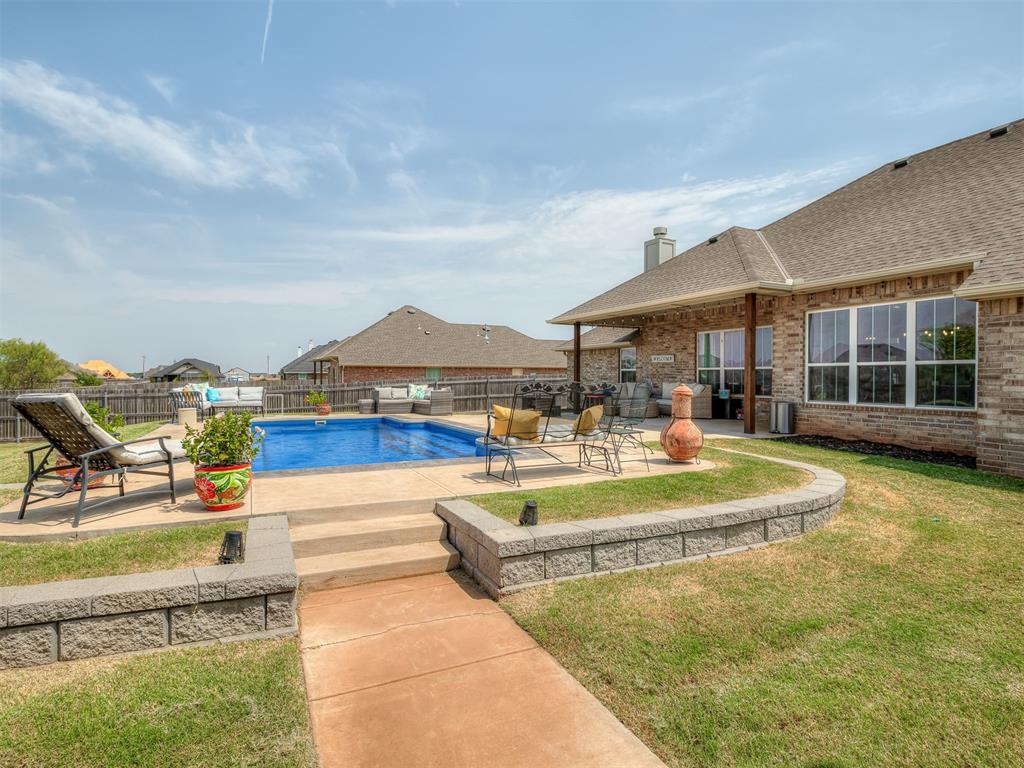 3833 Richards Way