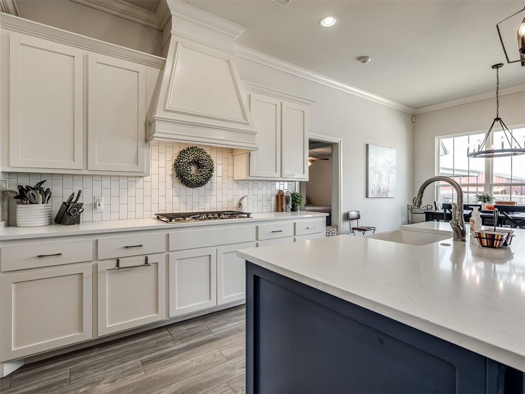3833 Richards Way