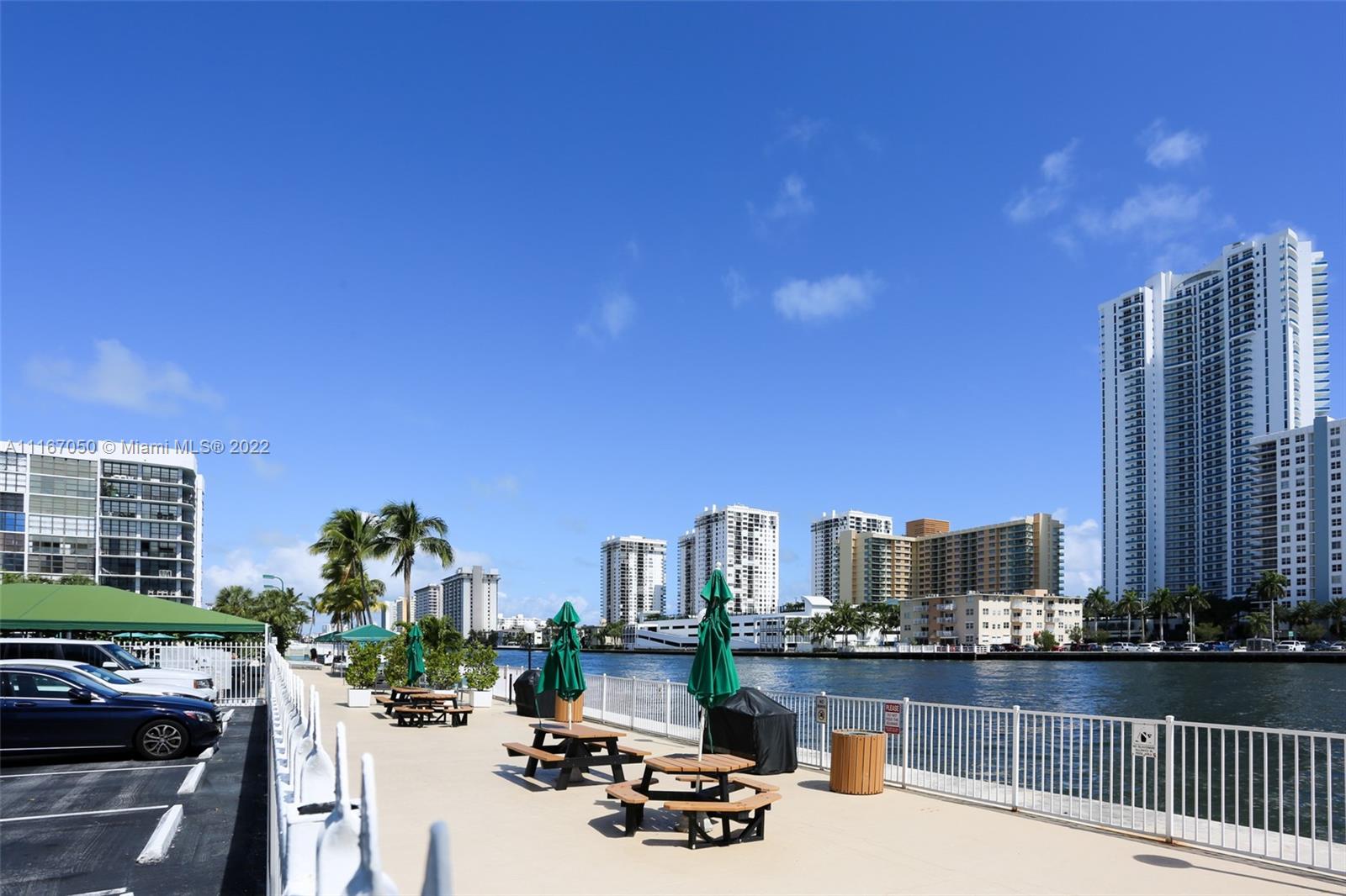 800 Parkview Dr Unit: 518