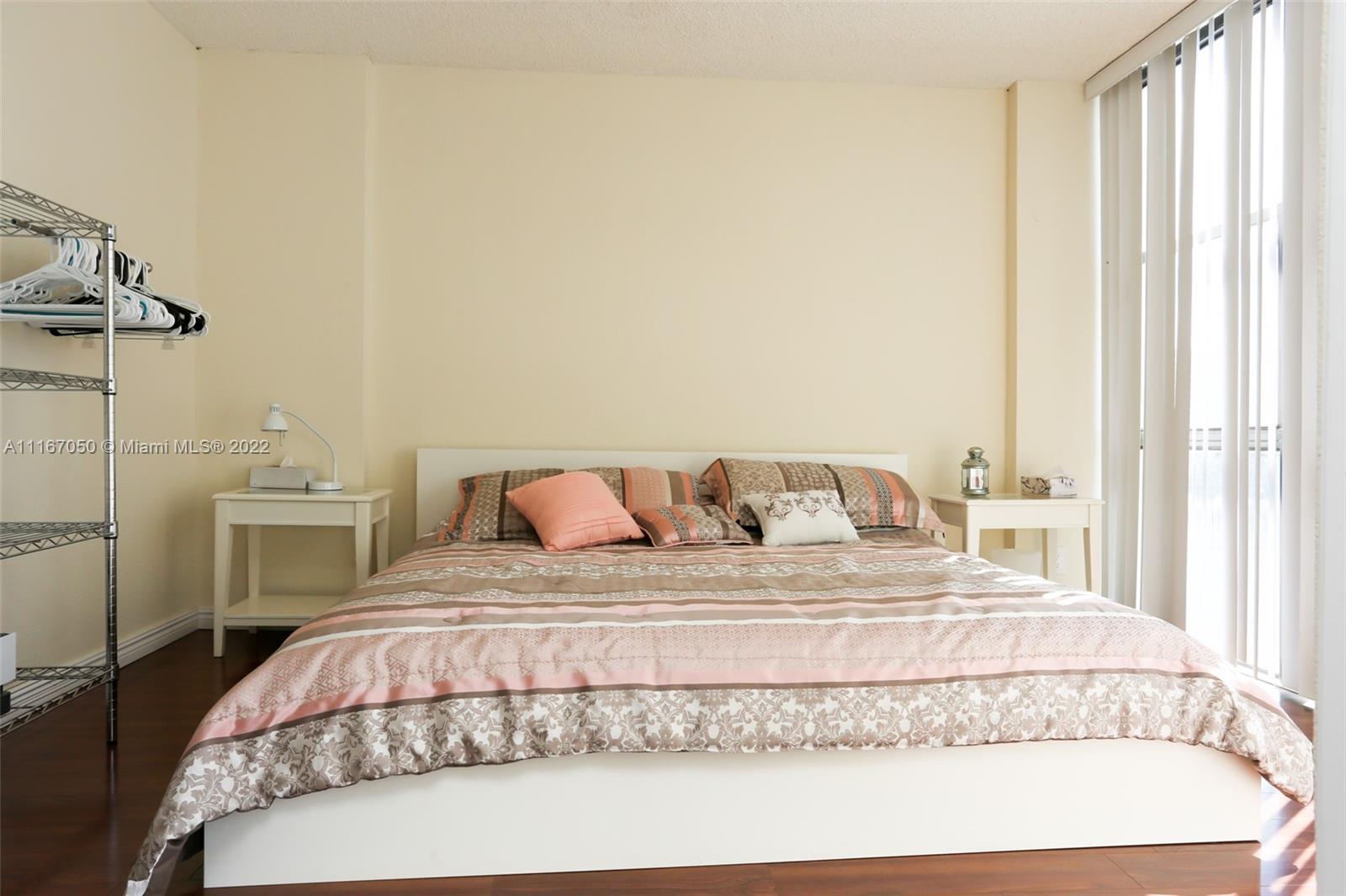 800 Parkview Dr Unit: 518