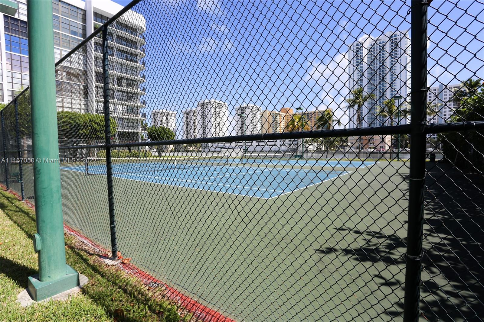 800 Parkview Dr Unit: 518