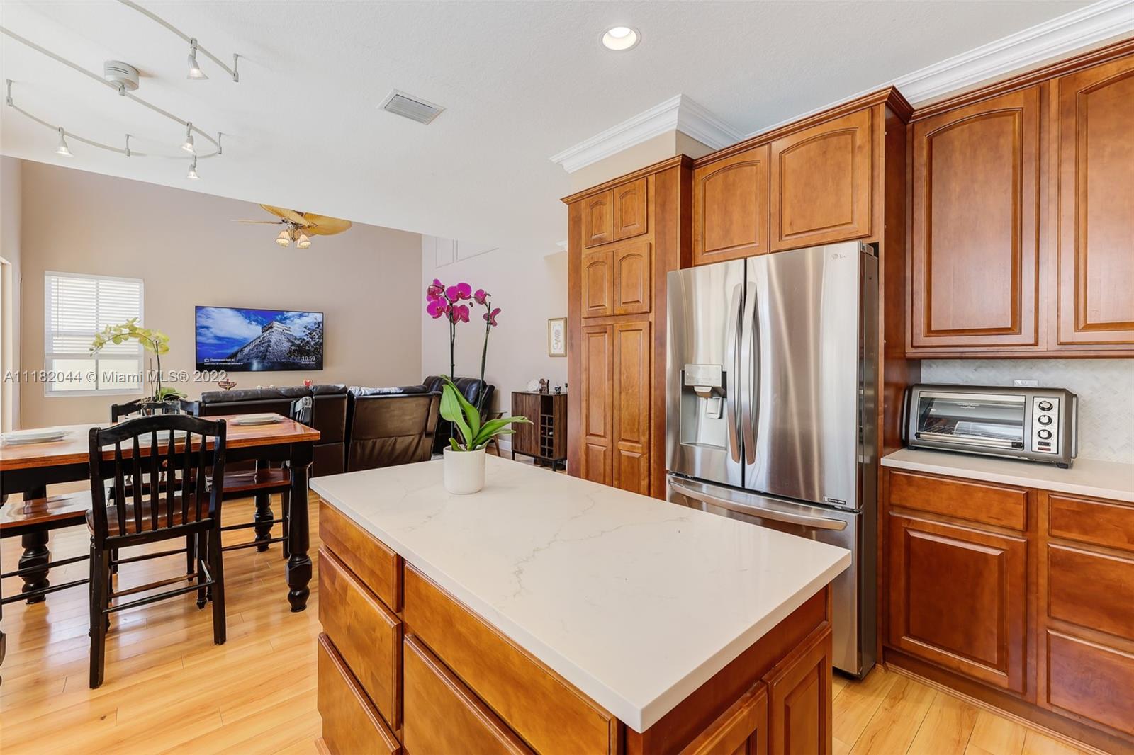 1130 Birchwood Rd