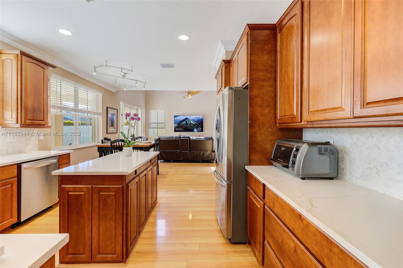 1130 Birchwood Rd