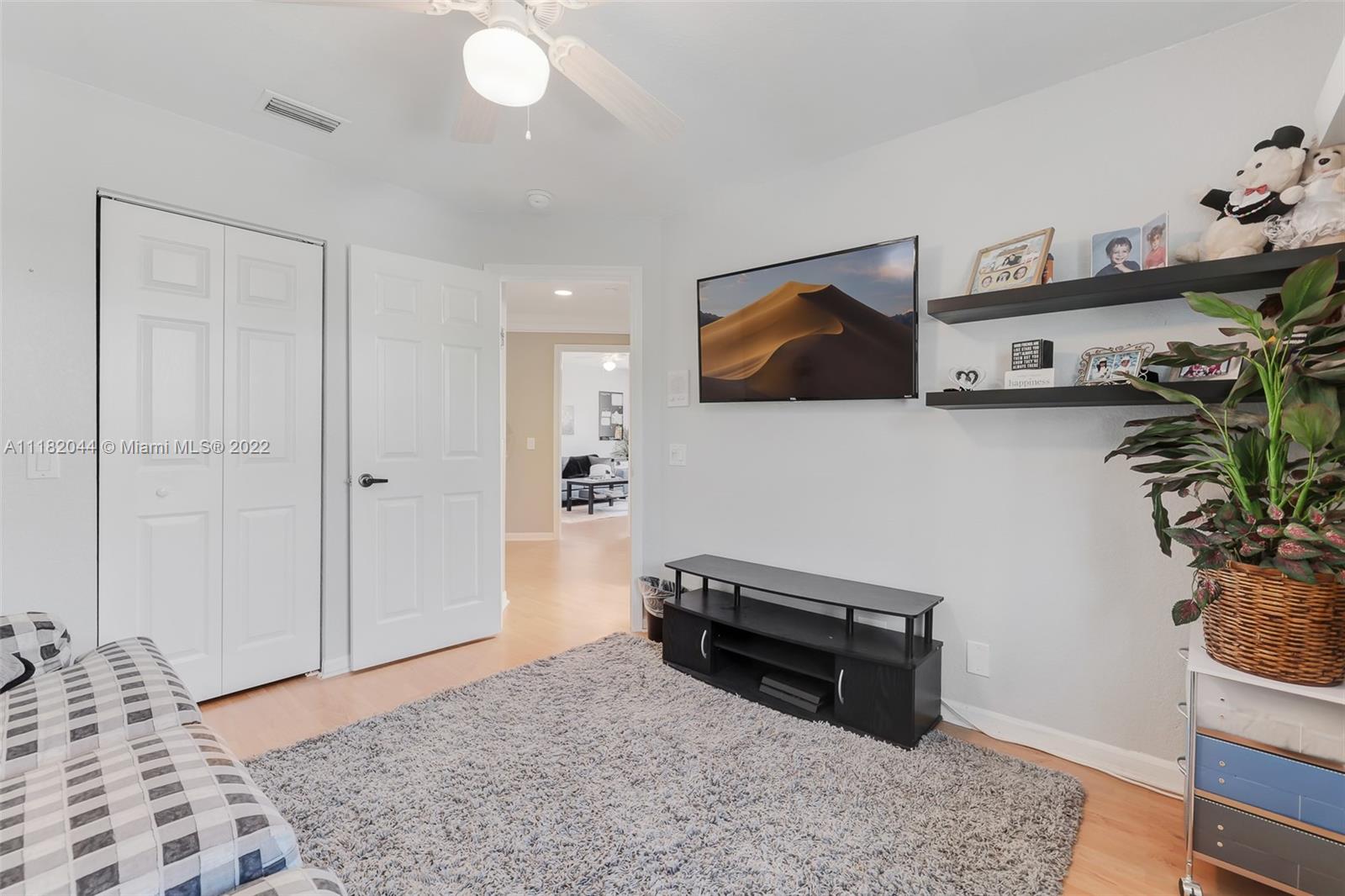 1130 Birchwood Rd