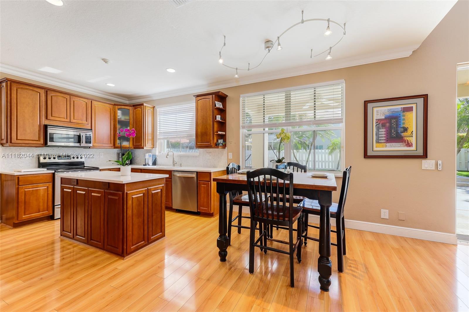 1130 Birchwood Rd