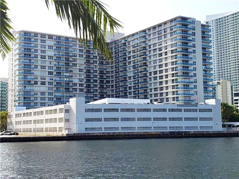 3800 S Ocean Dr Unit: 821
