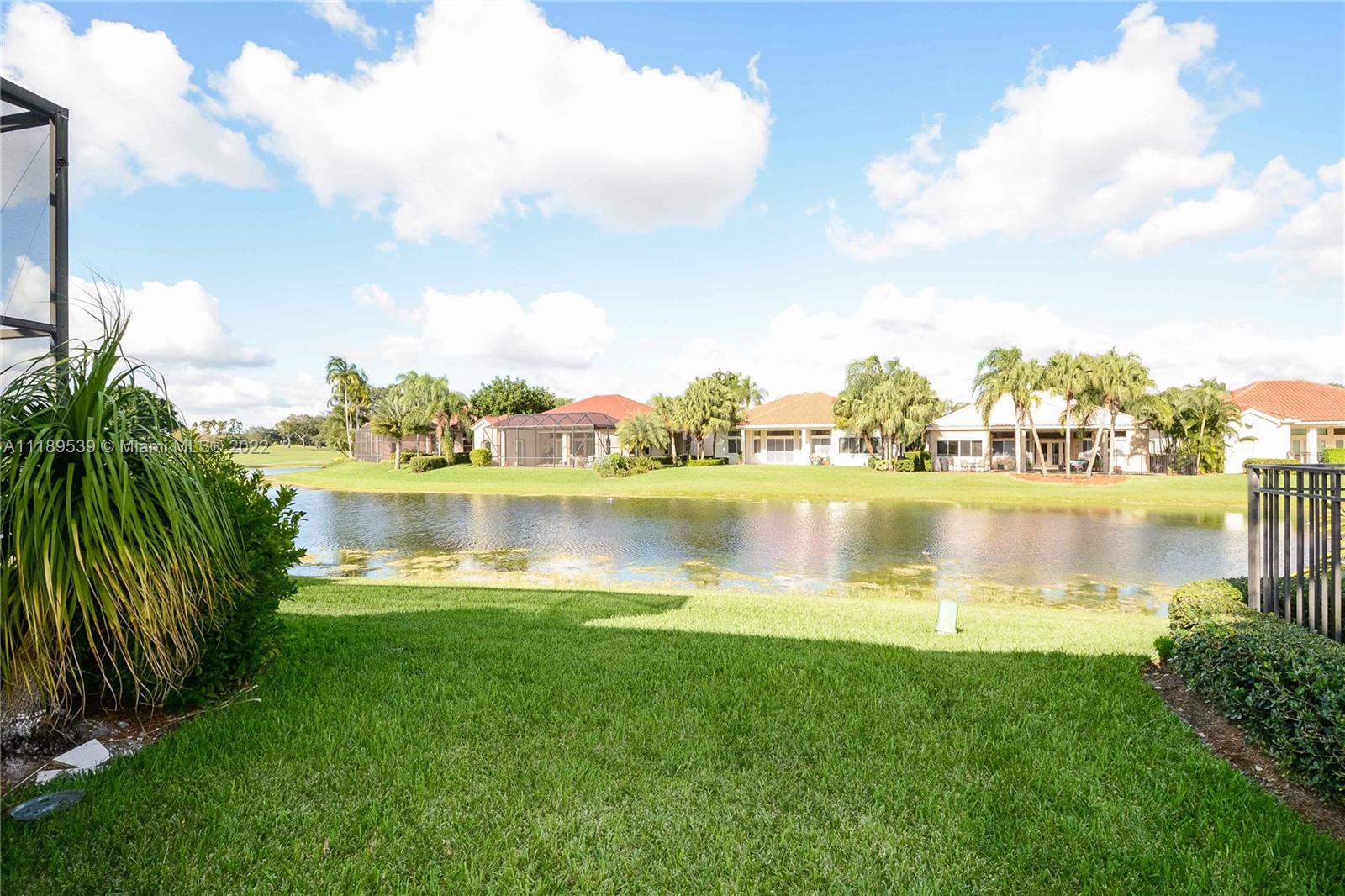2715 Oakmont Dr