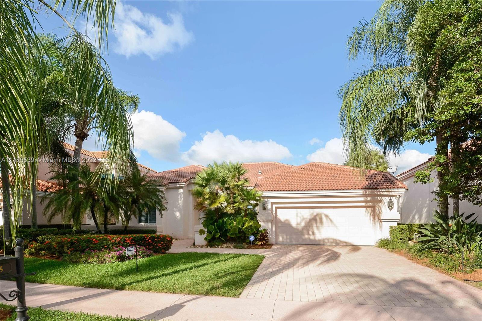 2715 Oakmont Dr