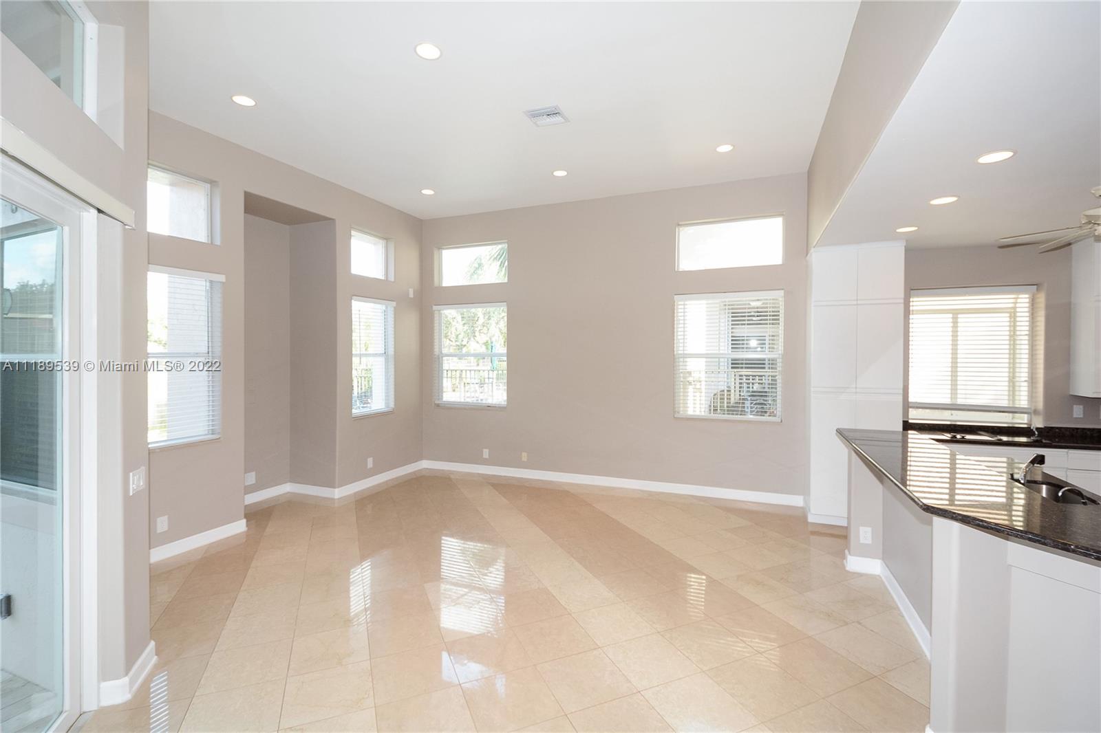 2715 Oakmont Dr