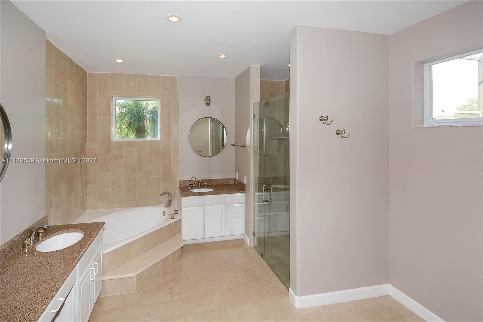 2715 Oakmont Dr