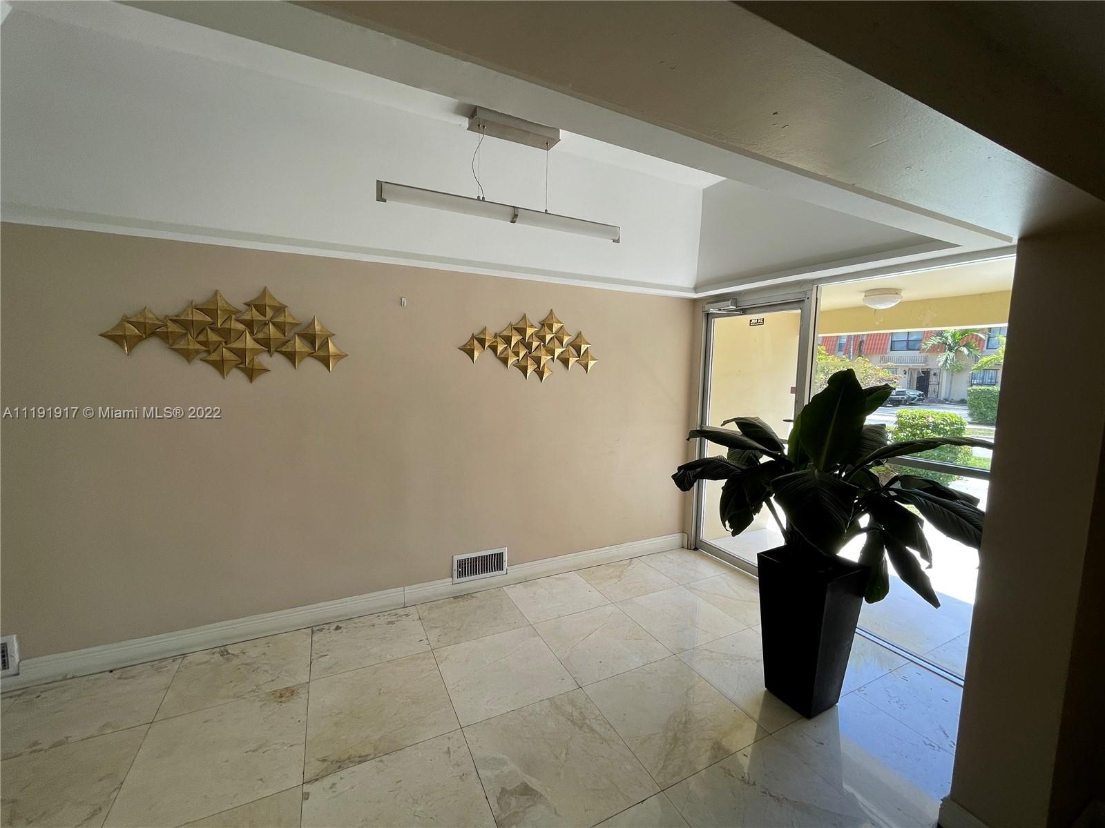 3545 NE 167th St Unit: 202