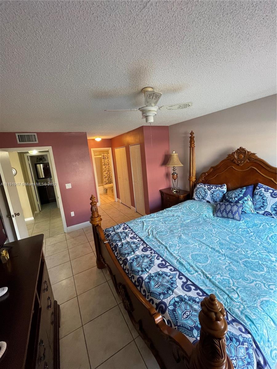 3545 NE 167th St Unit: 202
