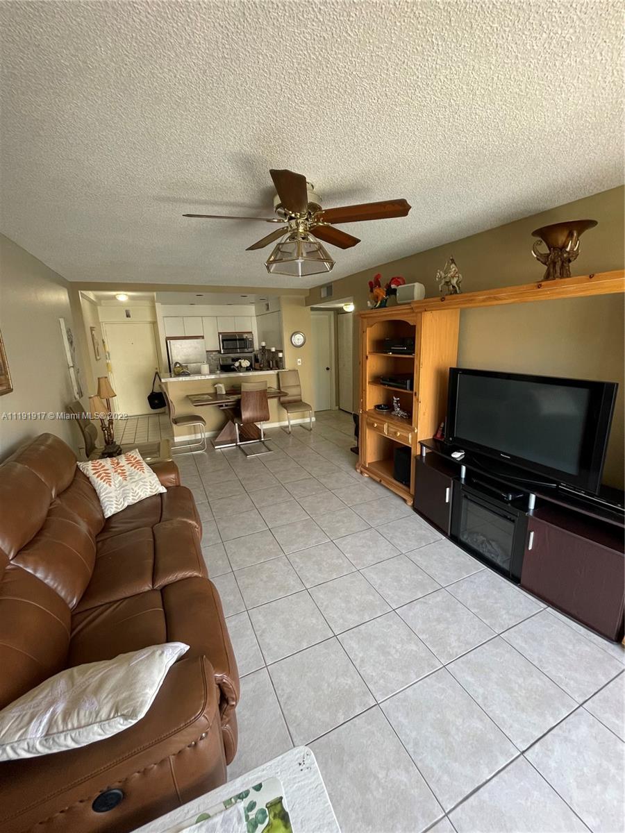 3545 NE 167th St Unit: 202