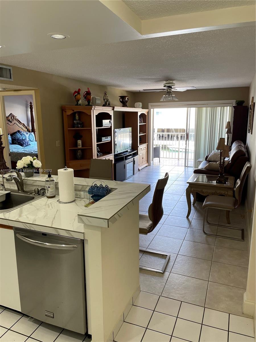 3545 NE 167th St Unit: 202