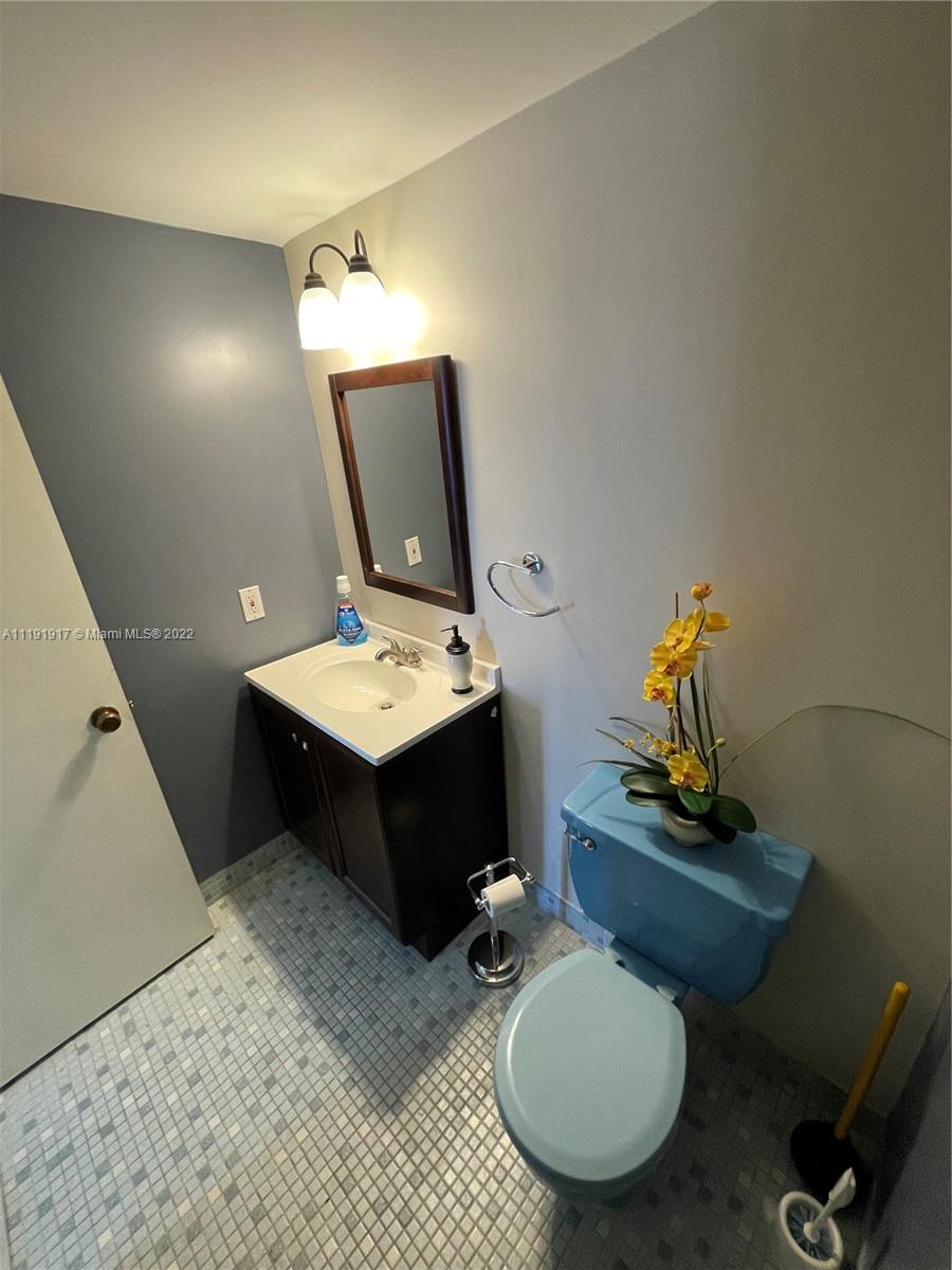 3545 NE 167th St Unit: 202