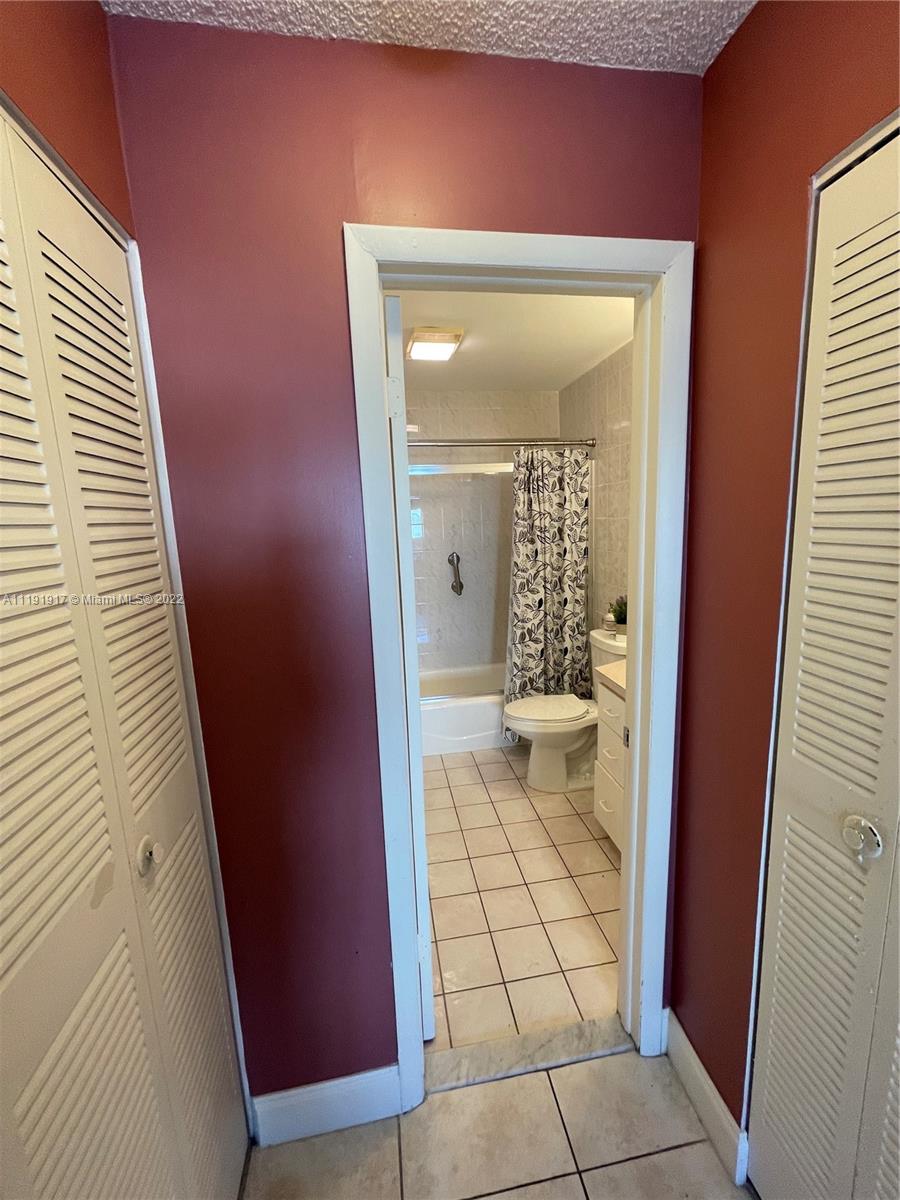 3545 NE 167th St Unit: 202