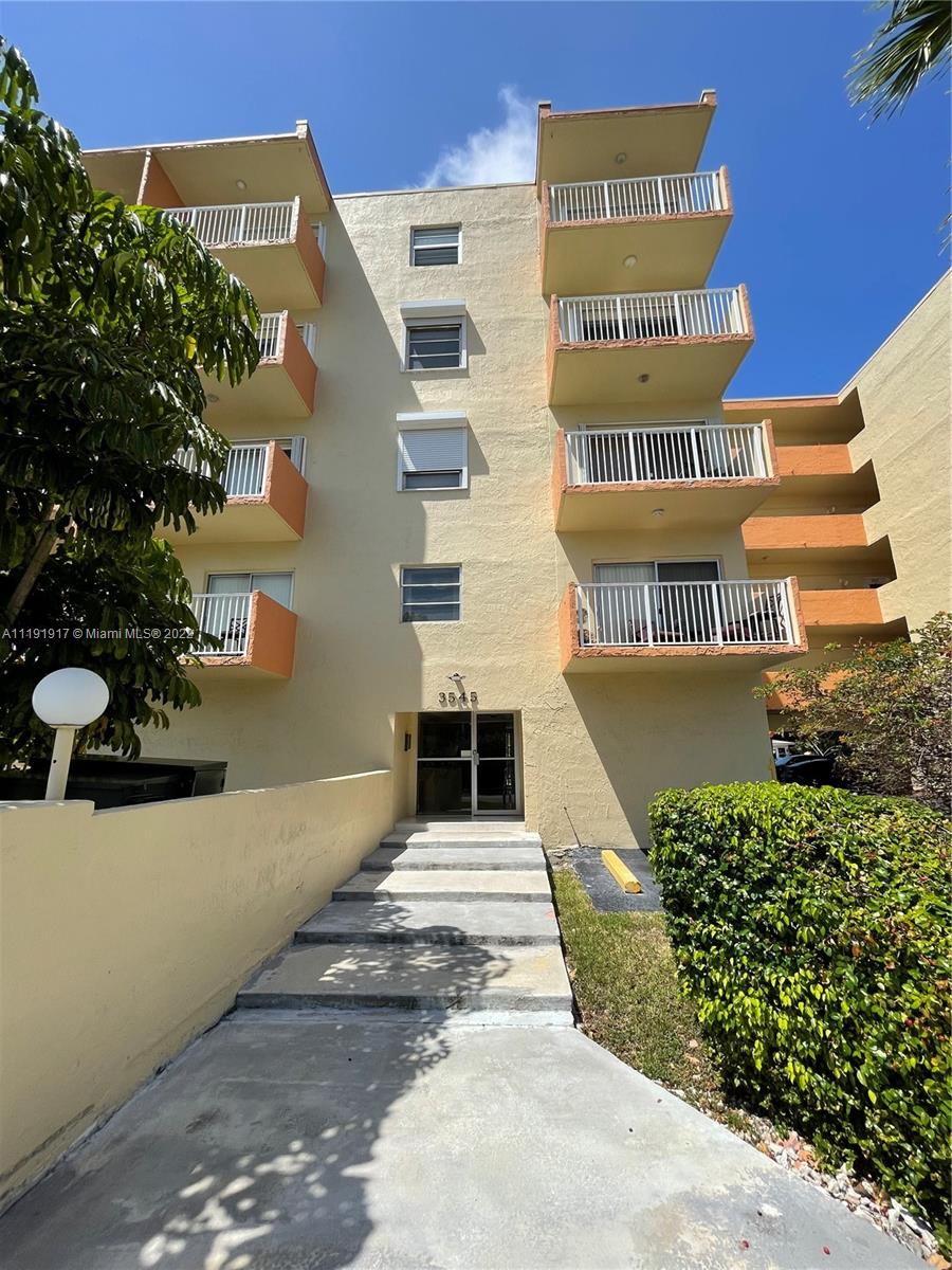 3545 NE 167th St Unit: 202