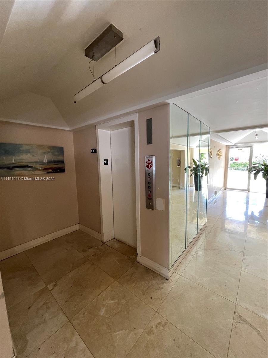 3545 NE 167th St Unit: 202
