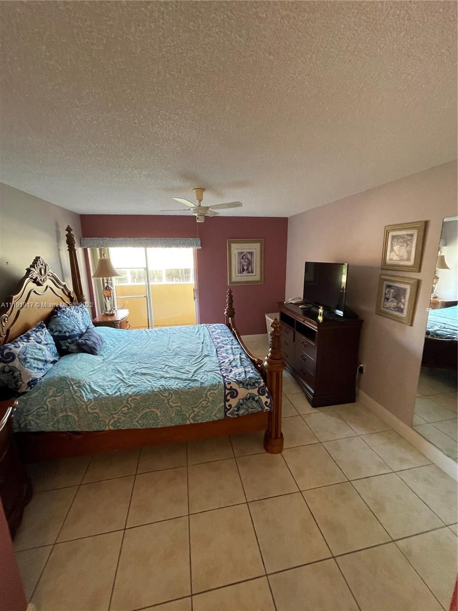 3545 NE 167th St Unit: 202