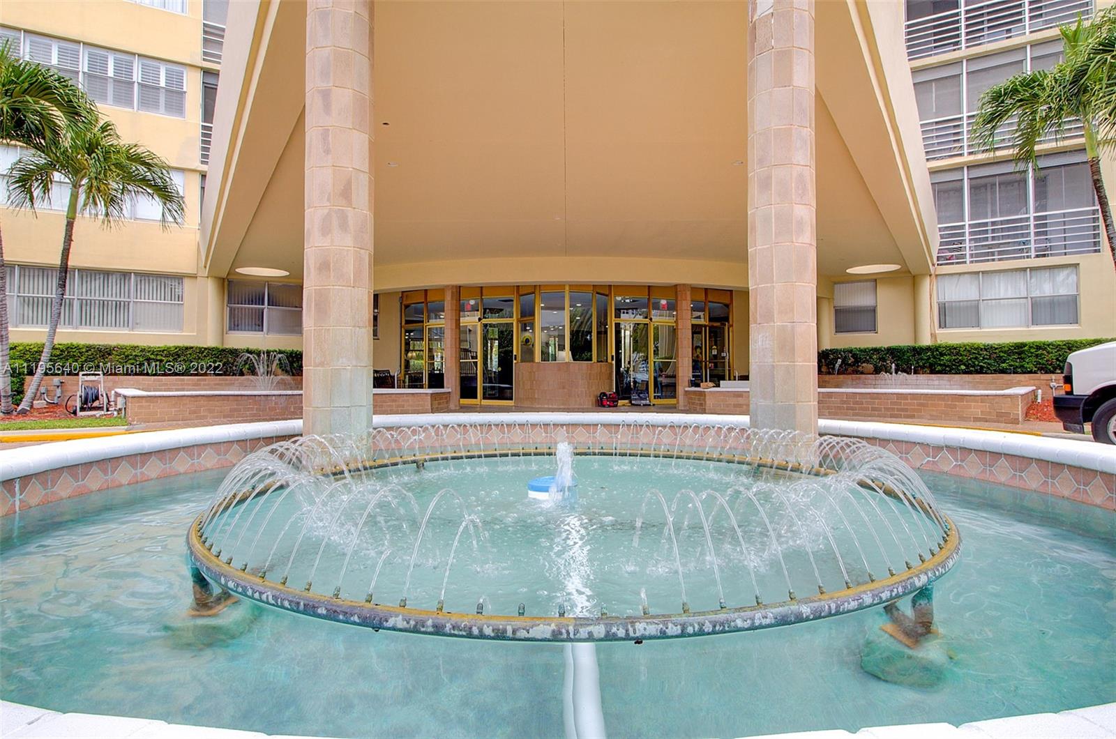 100 Golden Isles Unit: 1112