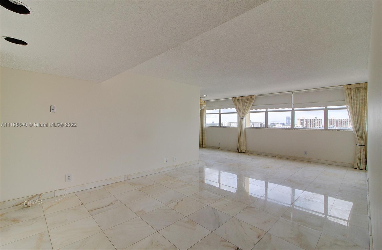 100 Golden Isles Unit: 1112