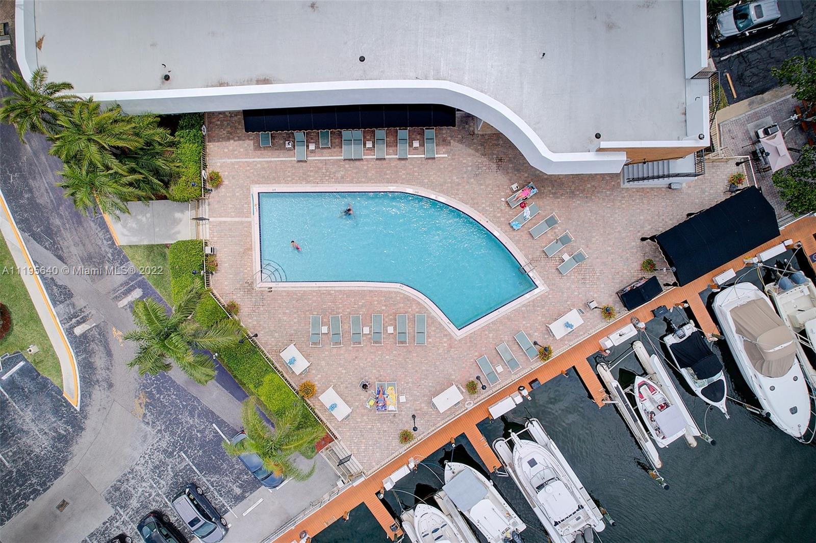 100 Golden Isles Unit: 1112