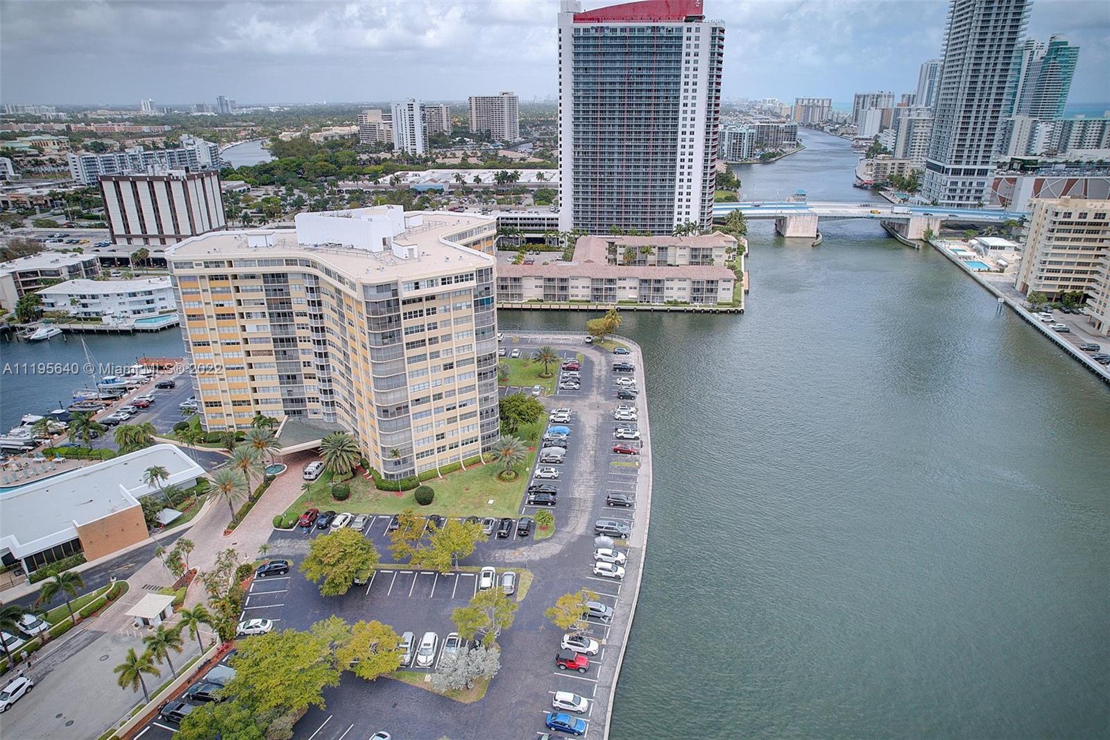 100 Golden Isles Unit: 1112