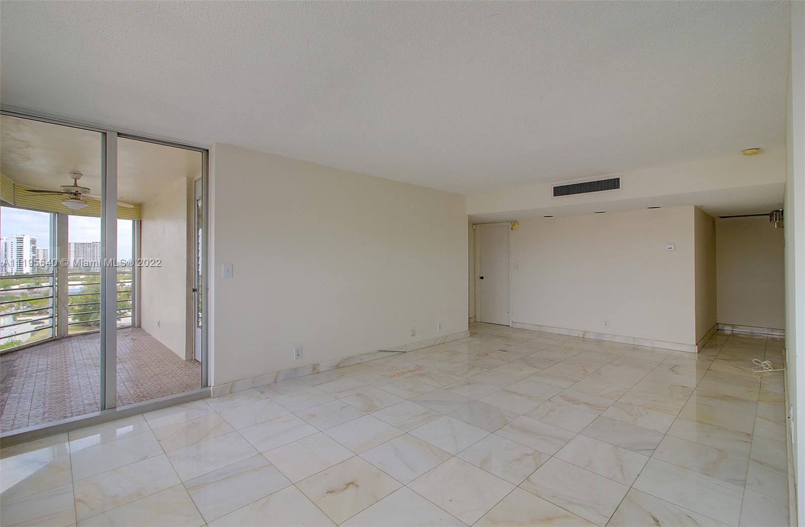 100 Golden Isles Unit: 1112