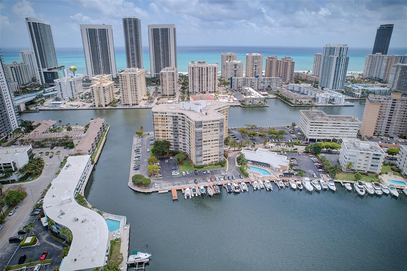 100 Golden Isles Unit: 1112