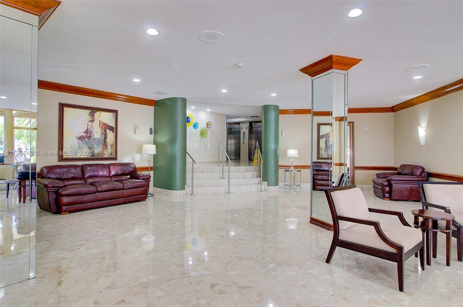 100 Golden Isles Unit: 1112