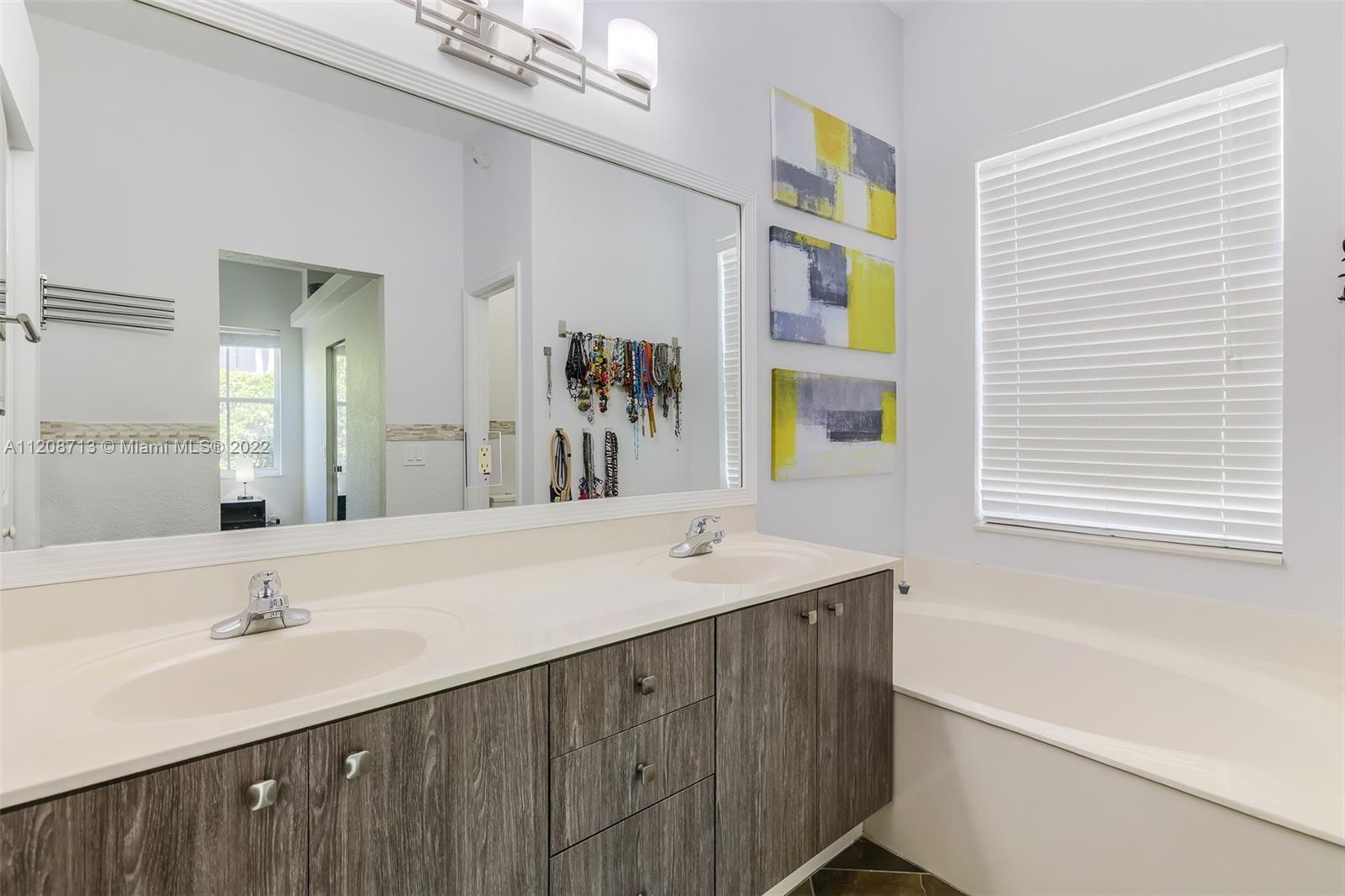 716 Conservation Dr