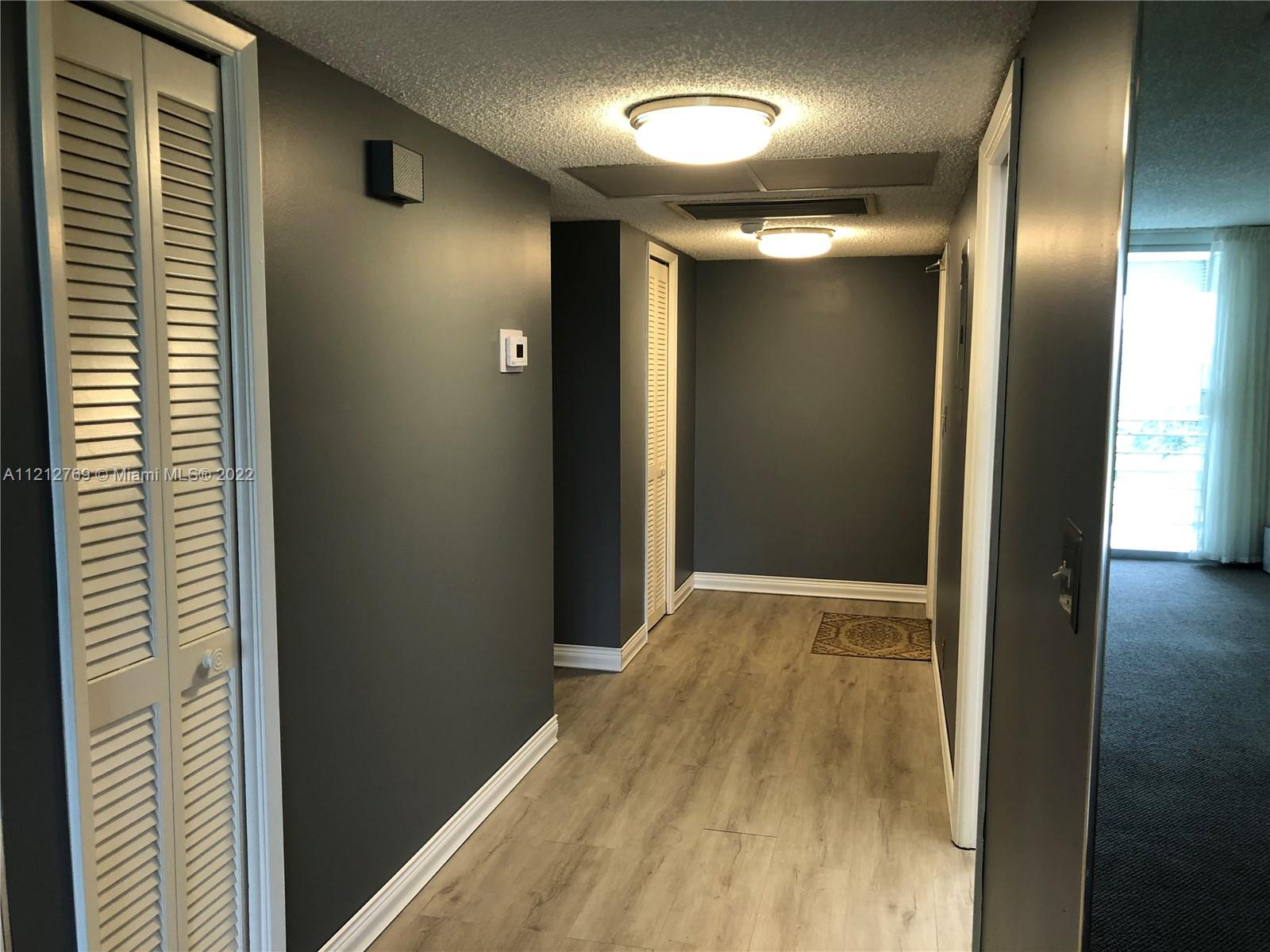 565 Oaks Ln Unit: 401
