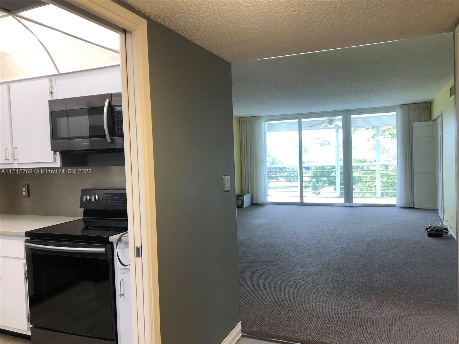565 Oaks Ln Unit: 401