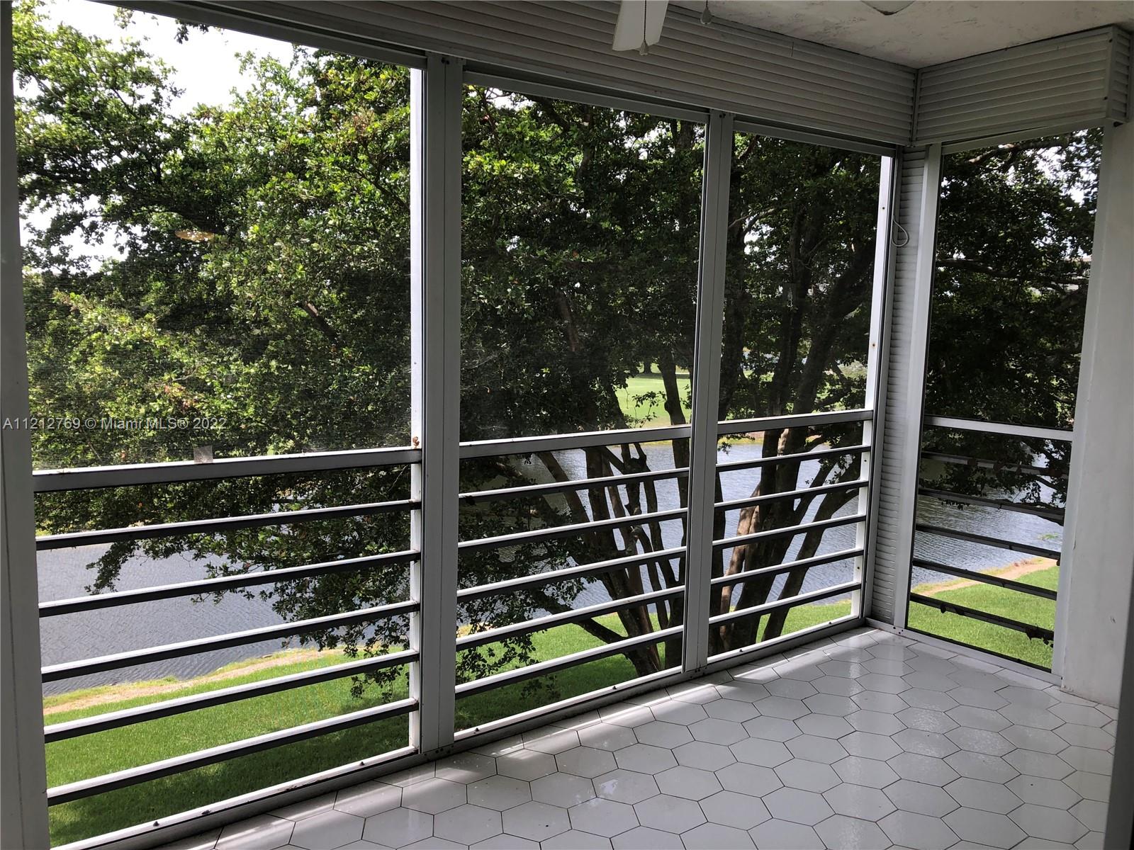 565 Oaks Ln Unit: 401