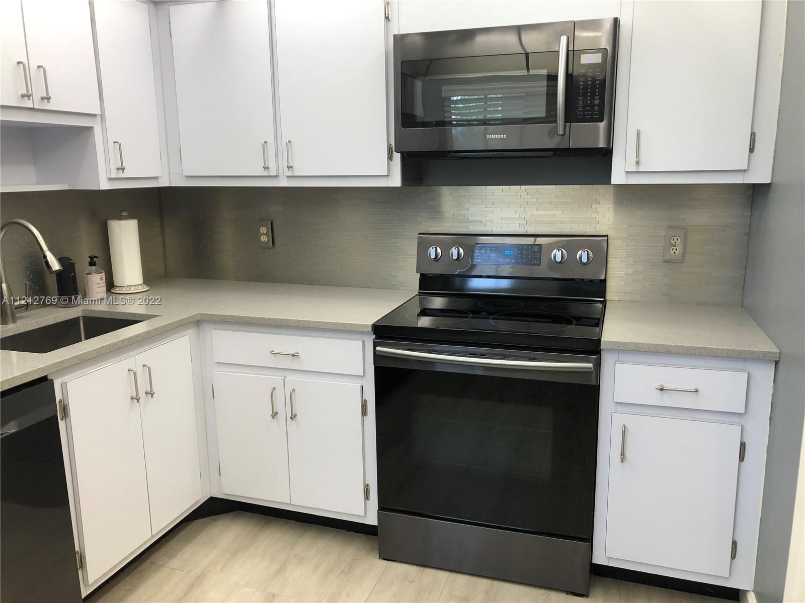 565 Oaks Ln Unit: 401