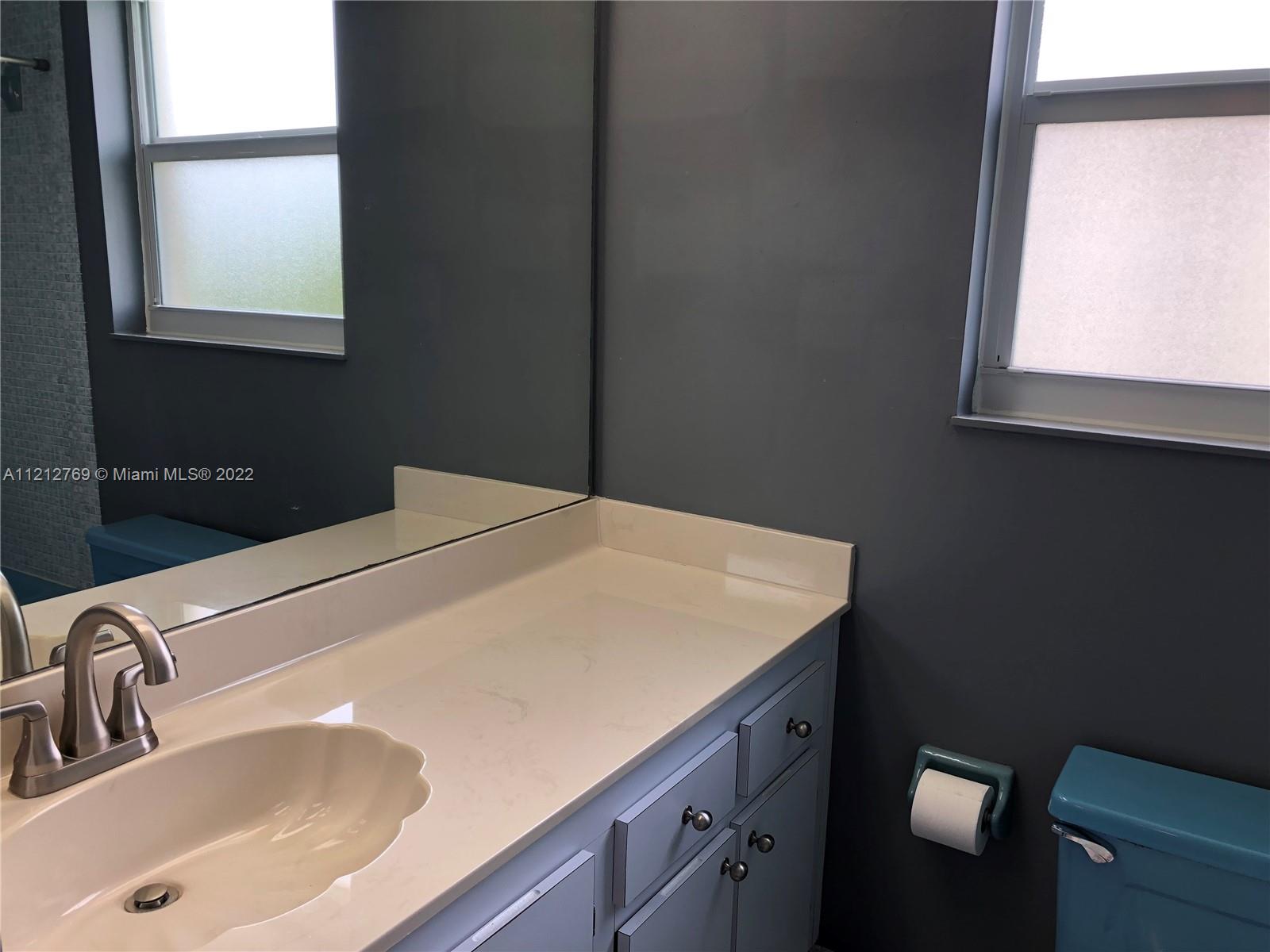 565 Oaks Ln Unit: 401
