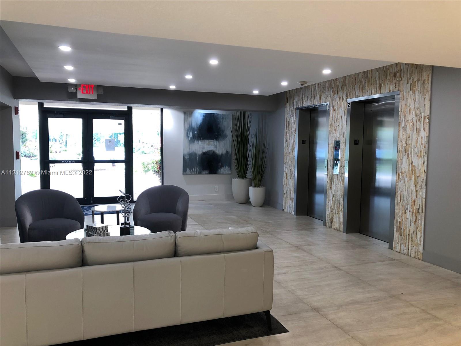 565 Oaks Ln Unit: 401