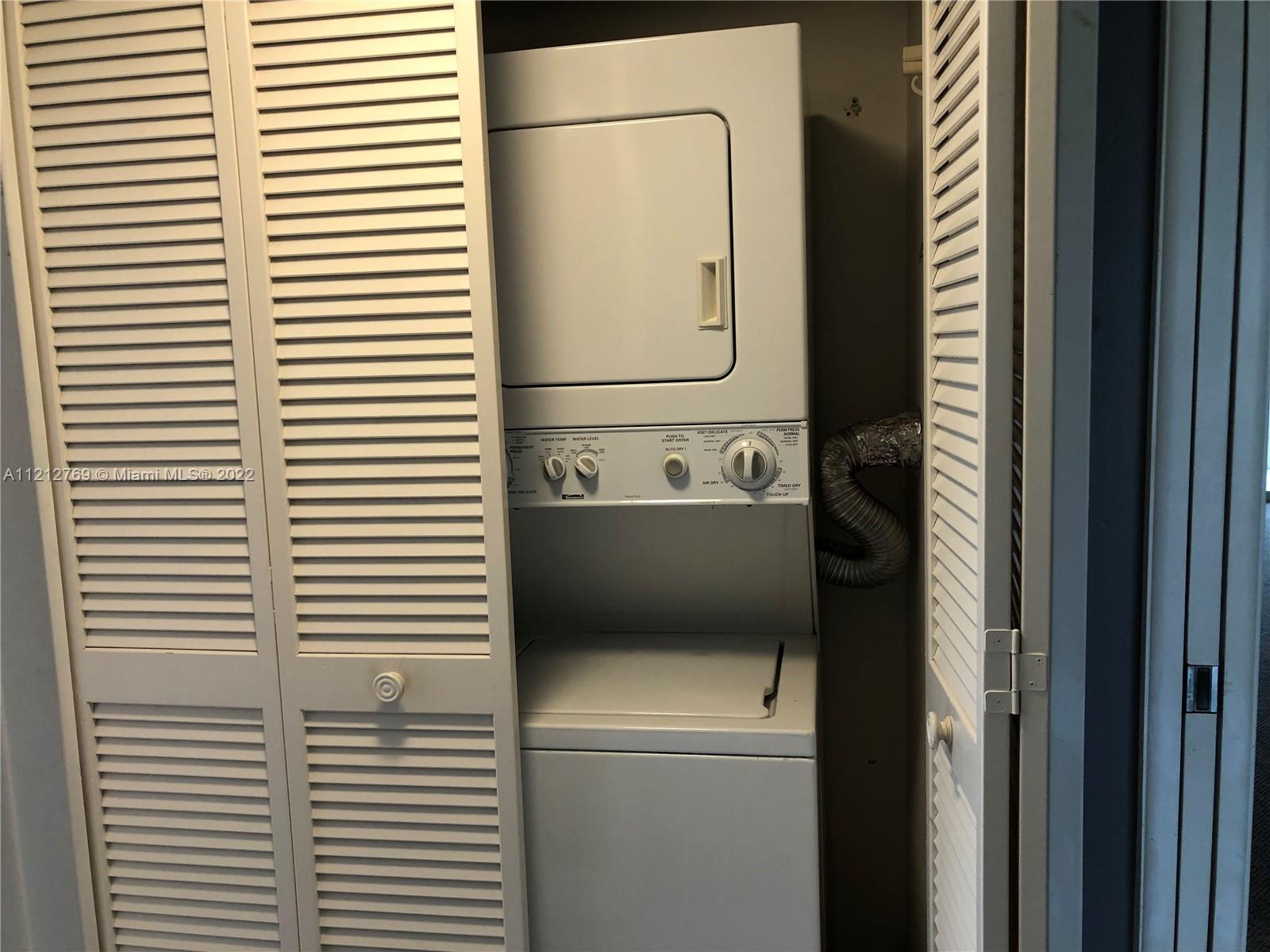 565 Oaks Ln Unit: 401