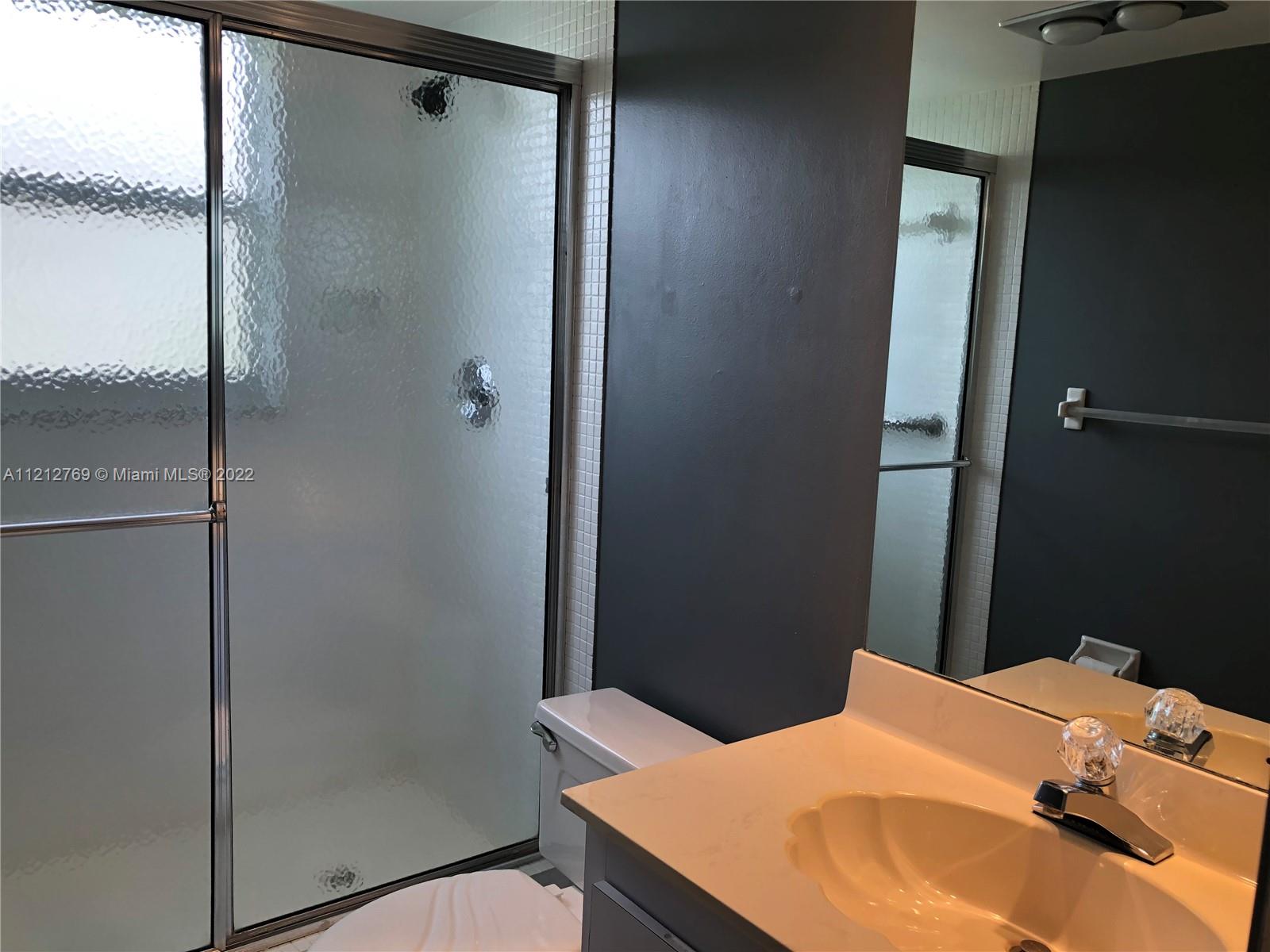 565 Oaks Ln Unit: 401