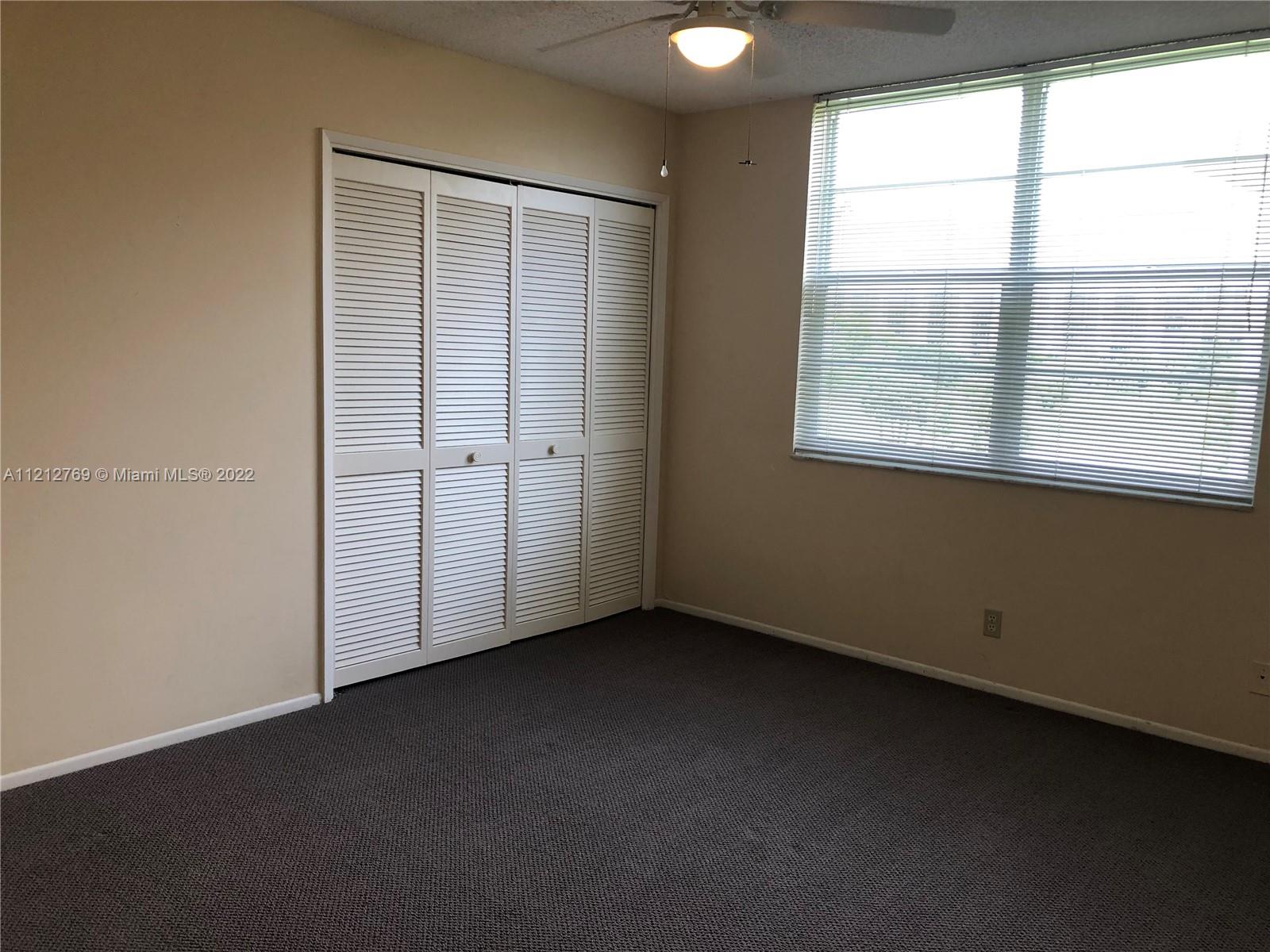 565 Oaks Ln Unit: 401