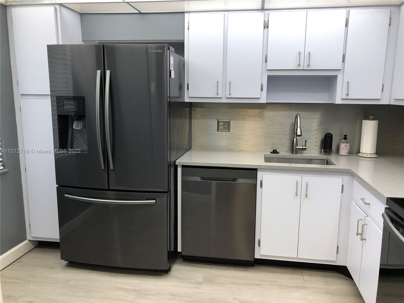 565 Oaks Ln Unit: 401