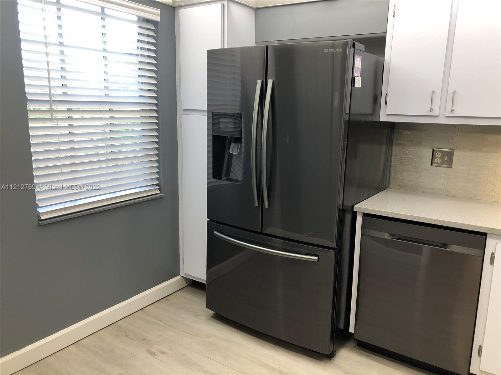 565 Oaks Ln Unit: 401