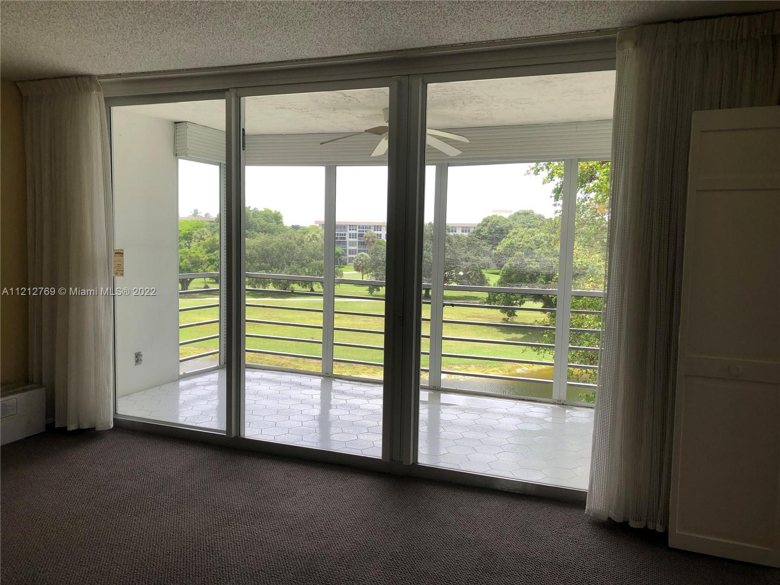 565 Oaks Ln Unit: 401