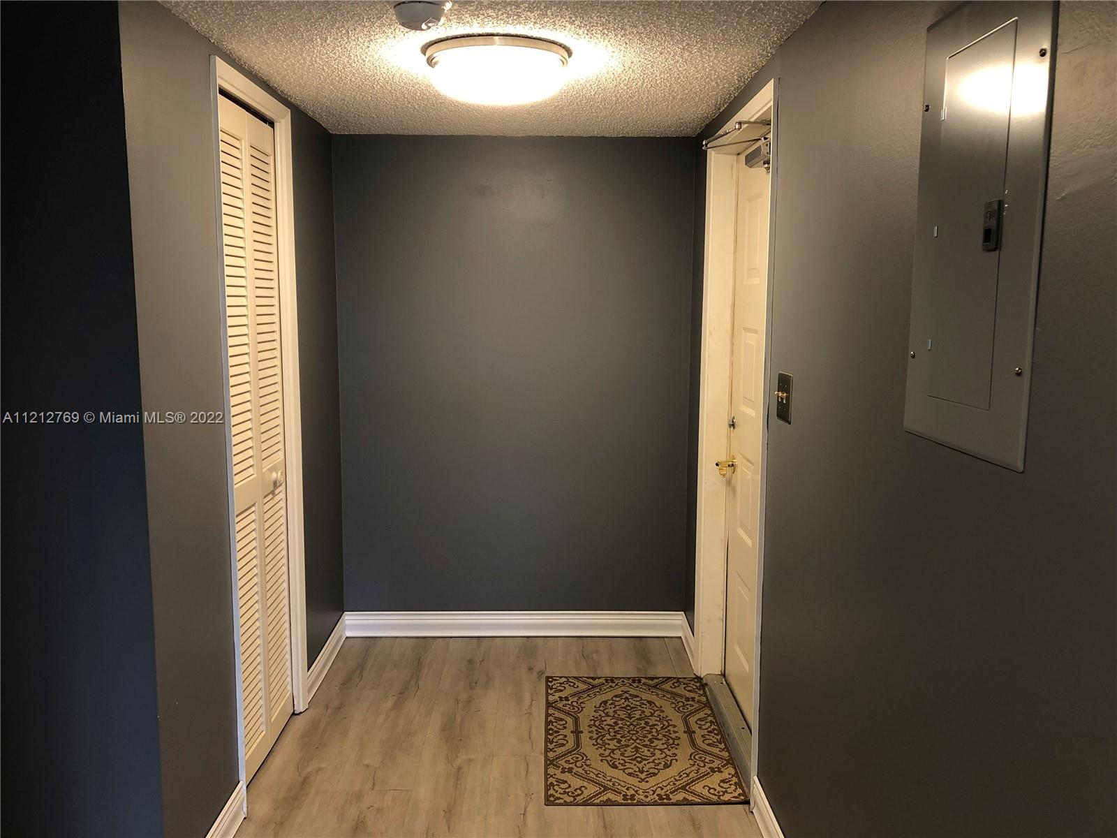 565 Oaks Ln Unit: 401