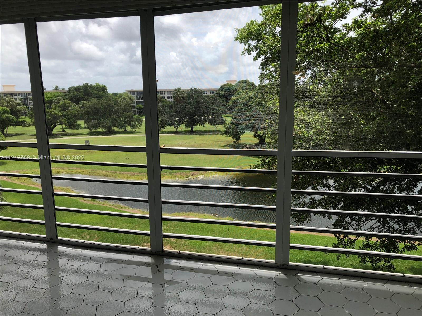 565 Oaks Ln Unit: 401