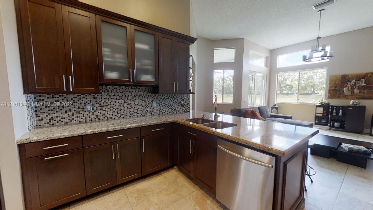 849 Crestview Cir