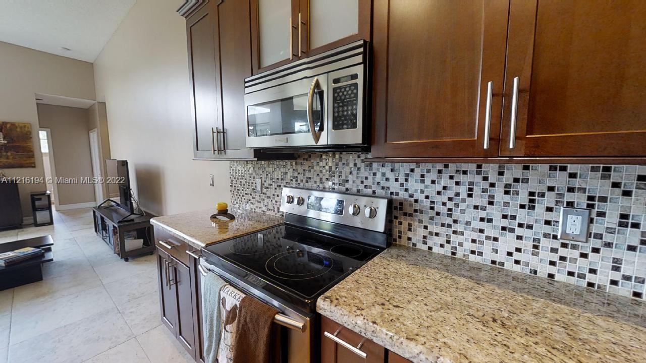 849 Crestview Cir