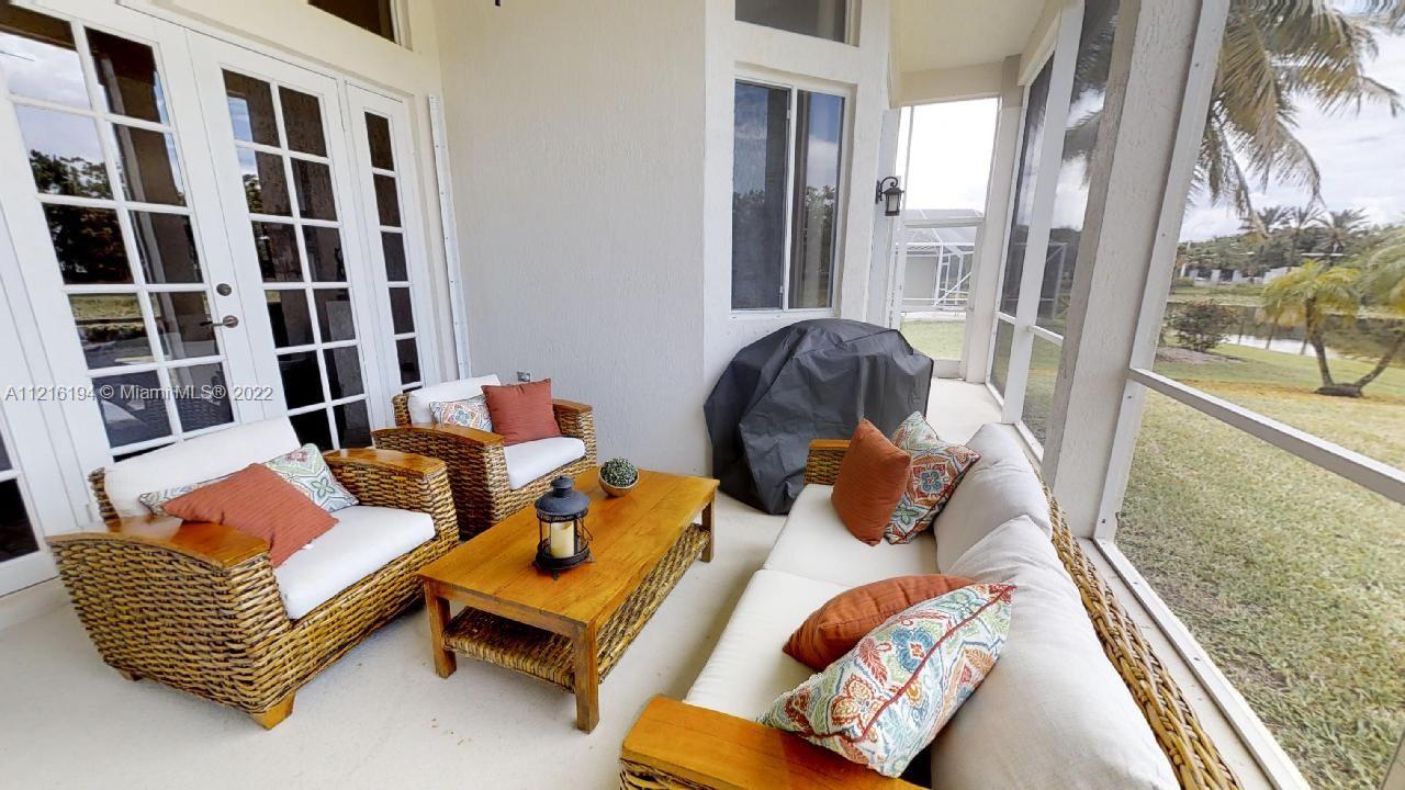 849 Crestview Cir